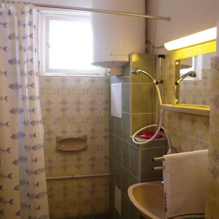 In - Balaton 18586 شقة *